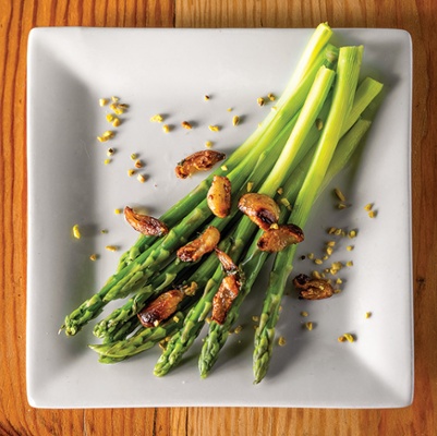 Roasted garlic and herb asparagus