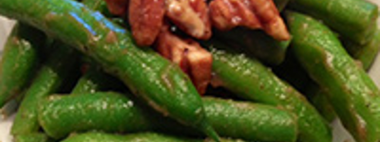 Green beans with pecans