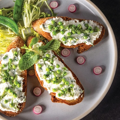 Spring pea and mint crostini