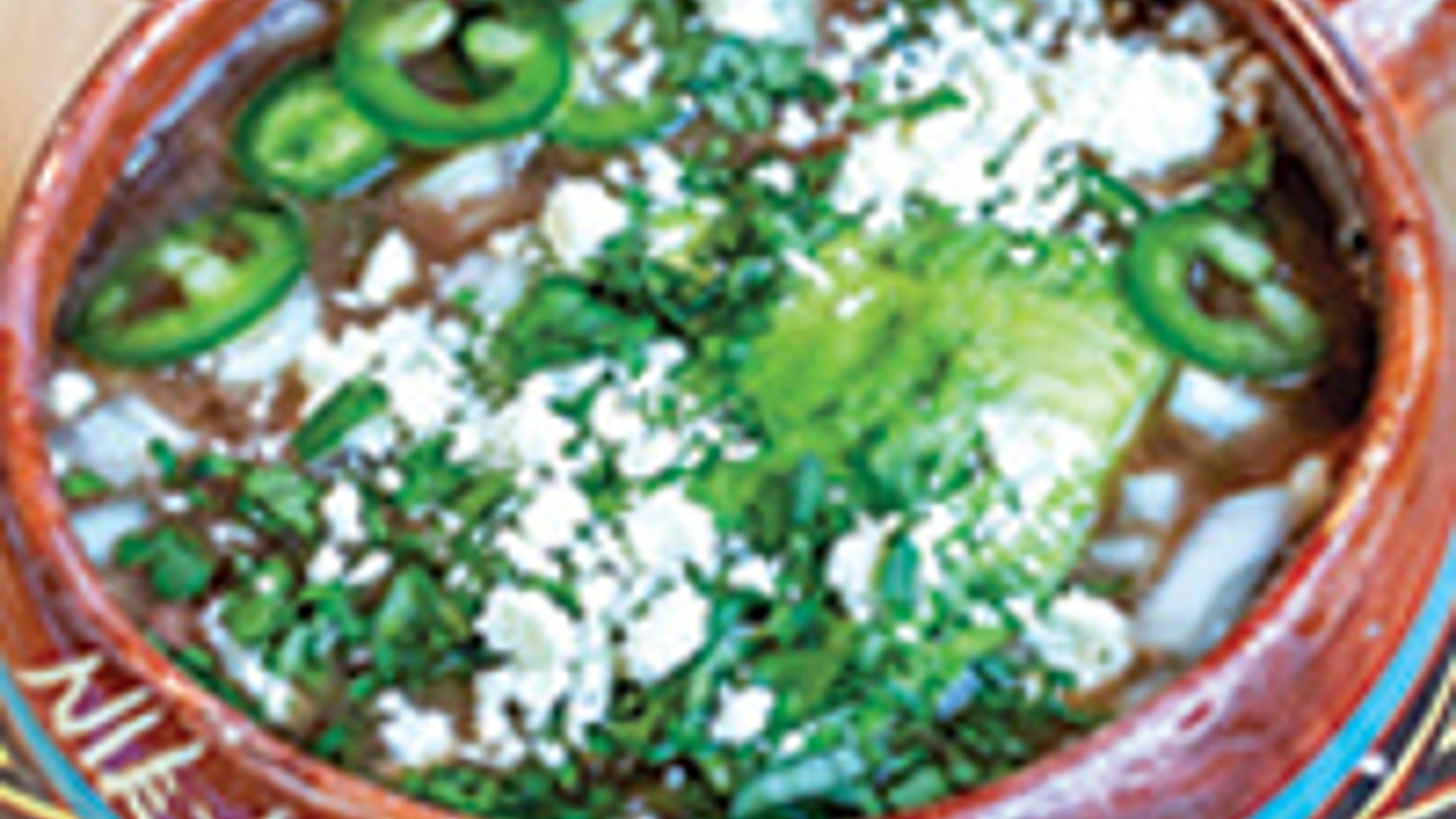 Frijoles de la olla compuestos (Brothy beans with garnish)