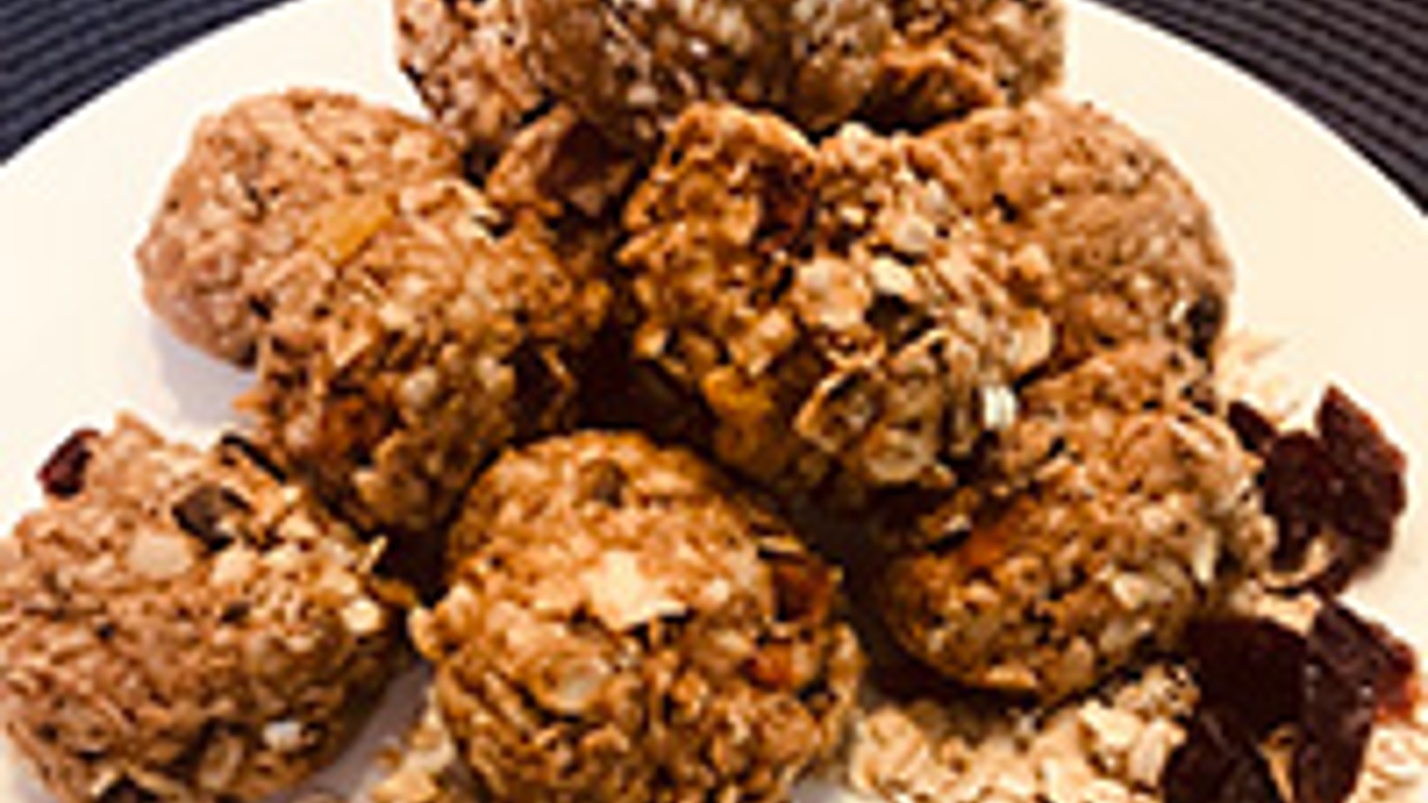 Dried fruit energy balls