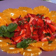 Strawberry tangelo salad